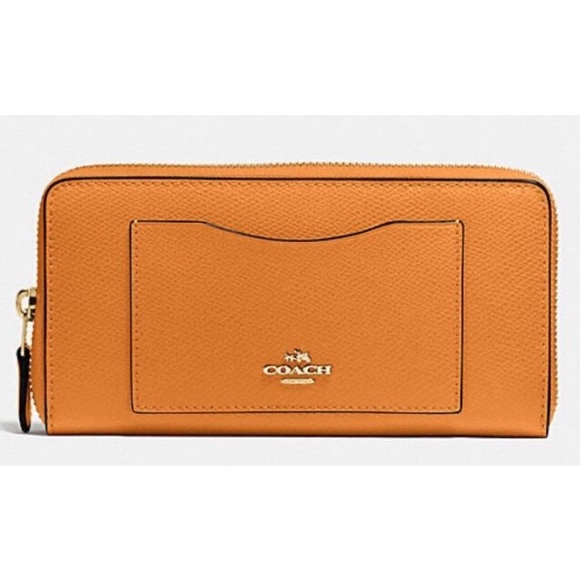 Coach Handbags - COACH Crossgrain Leather Wallet